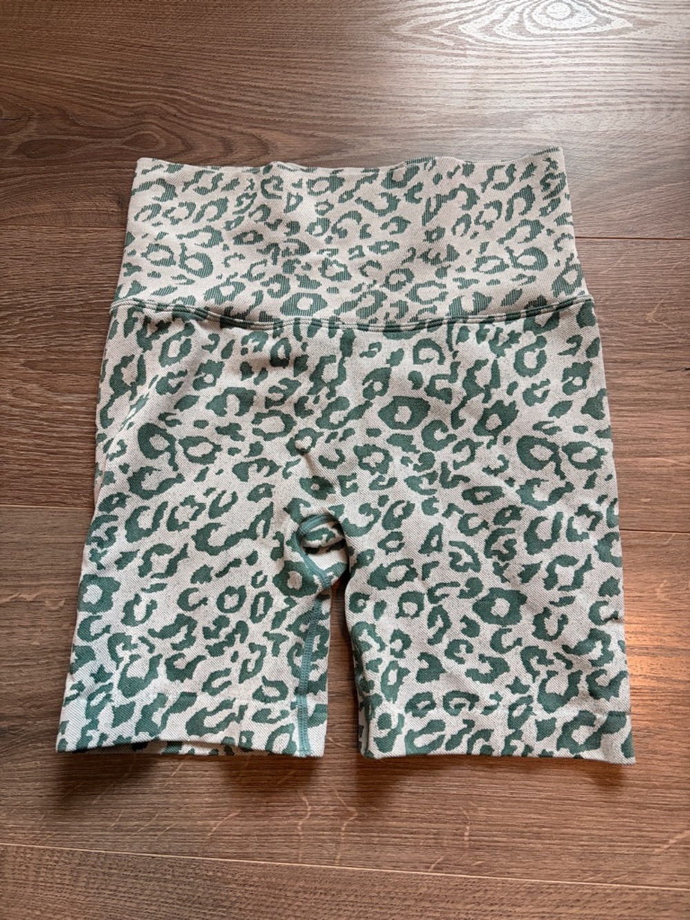 Shein Green Leopard Print High Waisted Biker Shorts Size Small